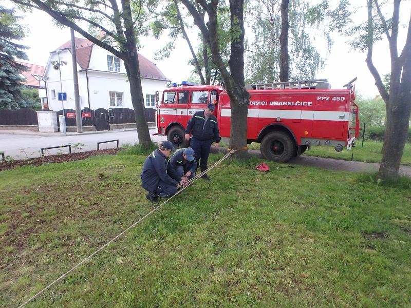 foto 016.jpg - Vcvik lanov techniky - sestaven kladkostroje